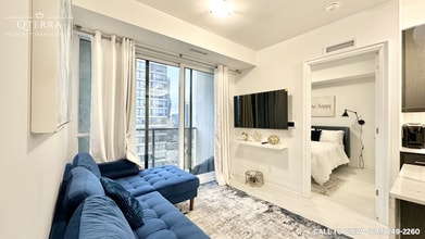 36 Elm Dr W in Mississauga, ON - Building Photo - Building Photo