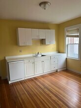 132 E Elm Ave, Unit 2 in Quincy, MA - Building Photo - Building Photo