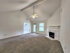 5819 Flower Gate Dr in Spring, TX - Foto de edificio - Building Photo