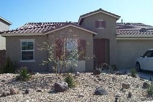 1740 Greenfield Dr in Bullhead City, AZ - Building Photo