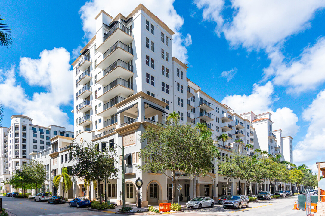 One Village Place in Coral Gables, FL - Building Photo