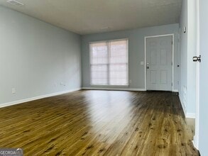 104 Peachtree Ct in Lagrange, GA - Building Photo - Building Photo