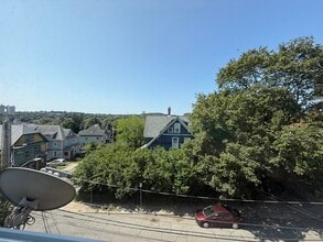 29 Conway St, Unit 3 in Boston, MA - Foto de edificio - Building Photo