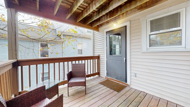22 Hews St, Unit 2