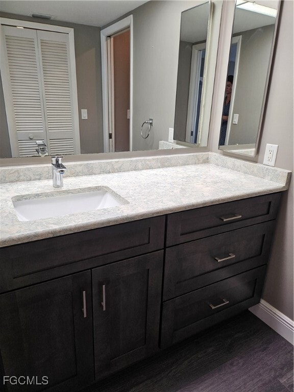 property at 7125 Lakeridge Ct