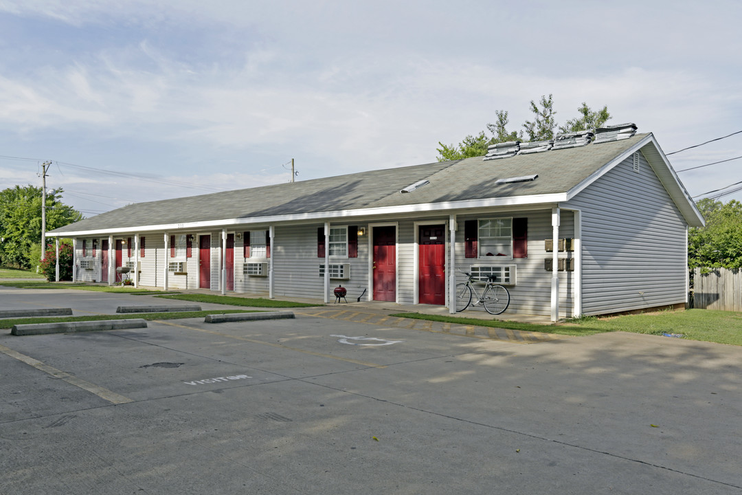 Birch Street Apartments in Fayetteville, AR - Building Photo