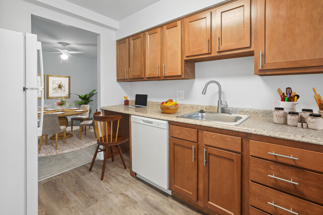 Hamilton Springs Apartments in Baltimore, MD - Building Photo - Building Photo