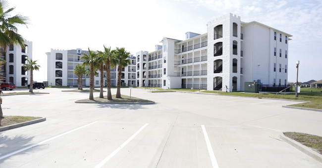 Lakeshore Cove Condos in Slidell, LA - Building Photo - Primary Photo