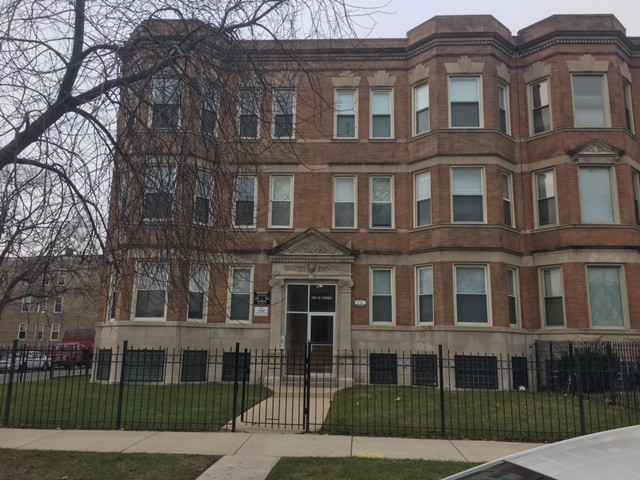 7152 S Emerald Ave in Chicago, IL - Foto de edificio