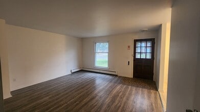 1 Birchwood Dr, Unit 6 in Fredonia, NY - Building Photo - Building Photo