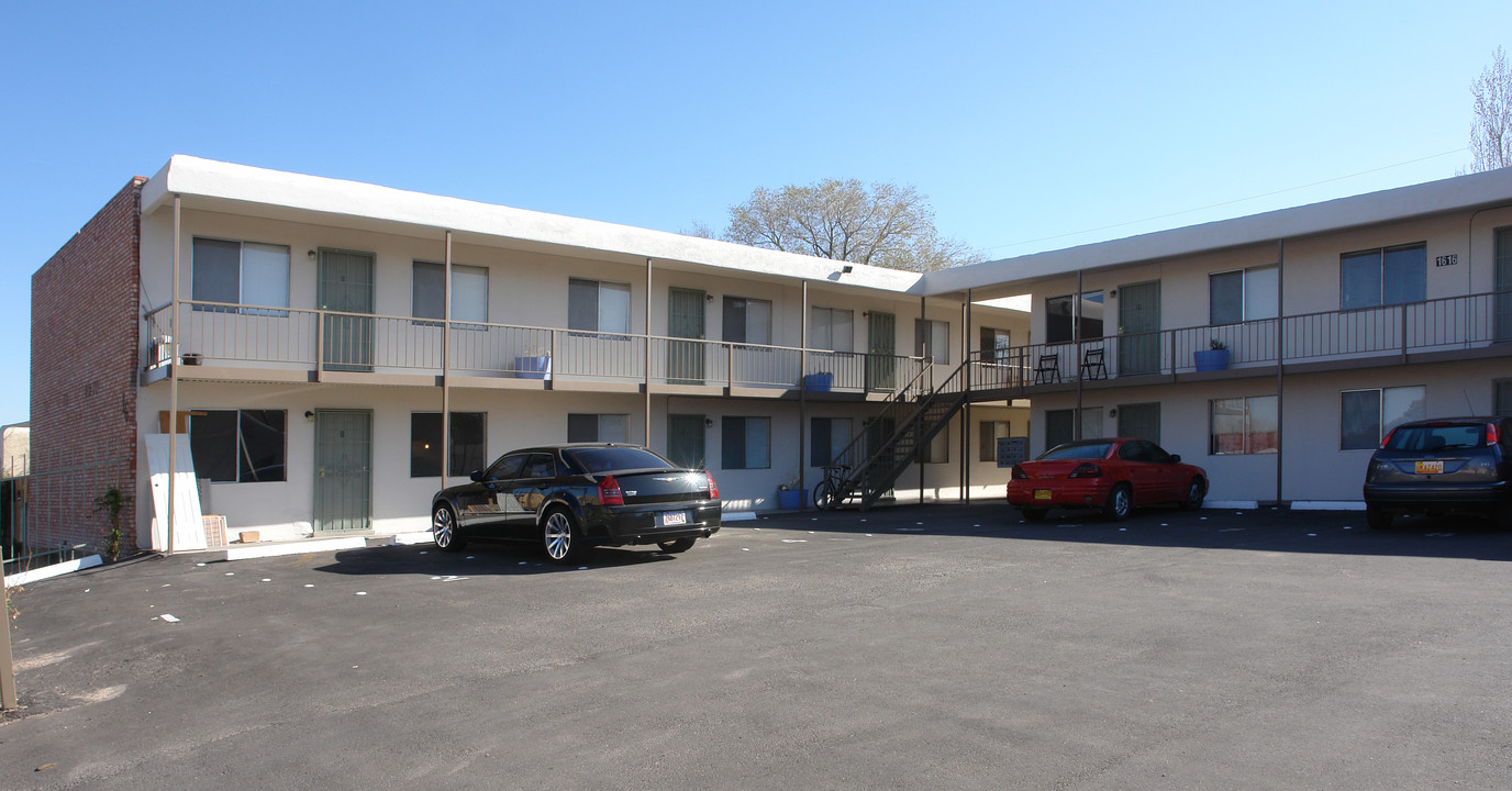 1604 Carlisle Blvd in Albuquerque, NM - Building Photo