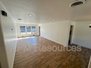 2136 Carlton Way in The Village, OK - Building Photo - Building Photo