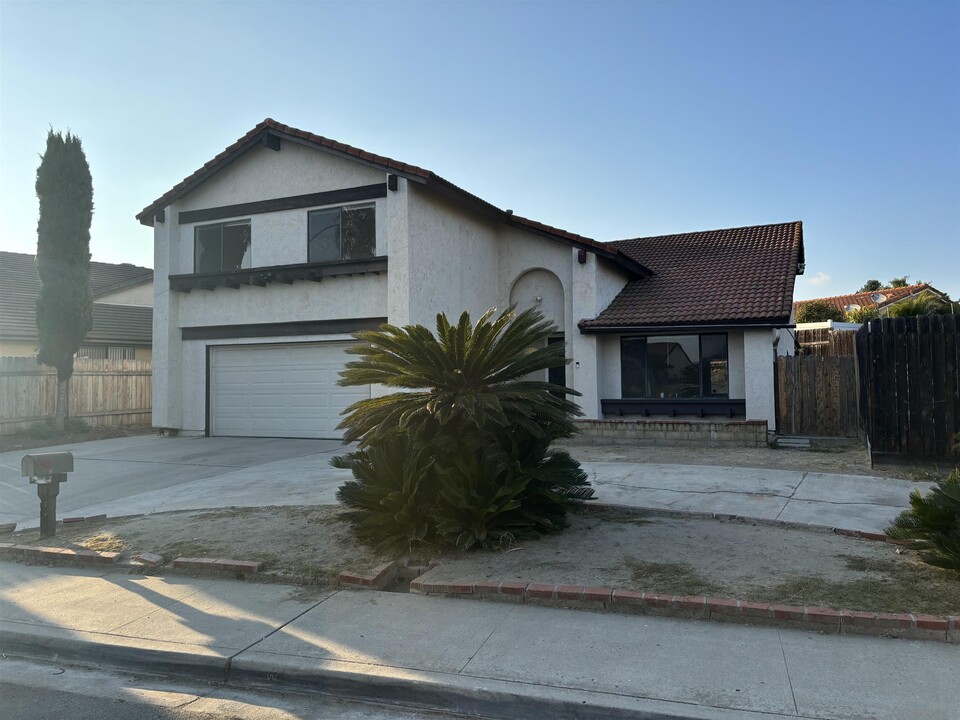 9170 Circulo Margen in Spring Valley, CA - Building Photo