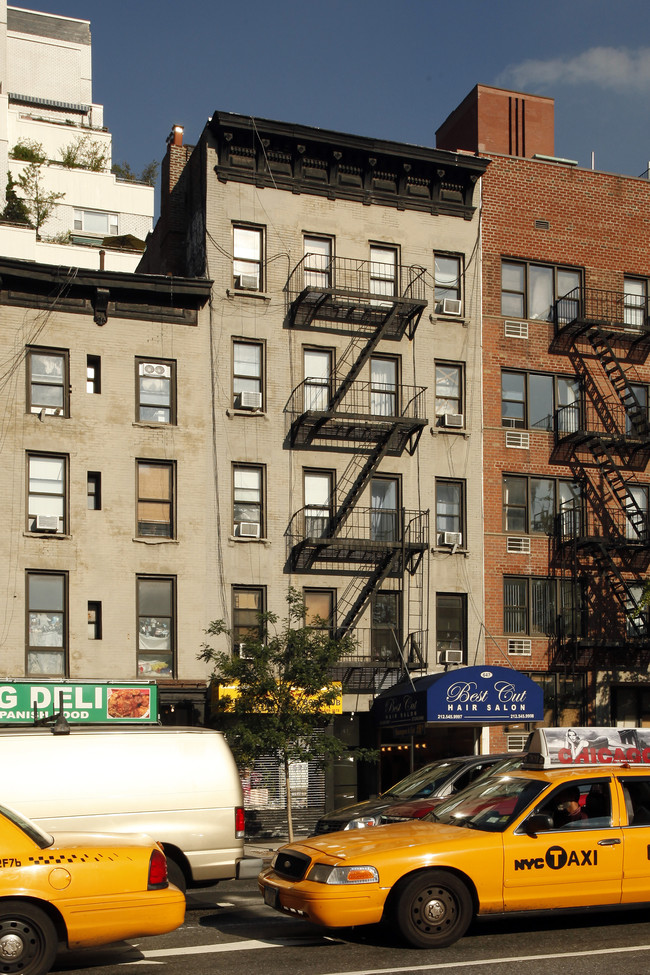 647 Second Ave in New York, NY - Foto de edificio - Building Photo