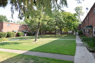 PLYMOUTH GARDEN APARTMENTS in East Cleveland, OH - Building Photo - Building Photo