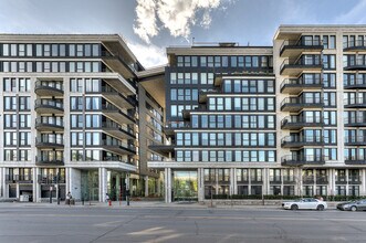 333 Sherbrooke Rue E in Montréal, QC - Building Photo - Building Photo