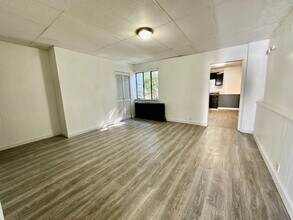 2330 Eccles St in Pittsburgh, PA - Building Photo - Building Photo