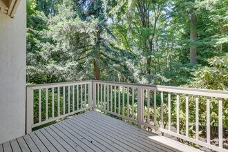 16008 Village Green Dr in Mill Creek, WA - Building Photo - Building Photo