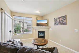 4545 Wheaton Dr, Unit Unit B210 in Fort Collins, CO - Building Photo - Building Photo