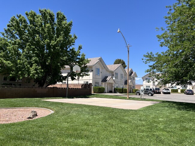 126 S 850 W in Hurricane, UT - Building Photo - Building Photo