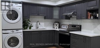 16 Jemima Rd in Brampton, ON - Building Photo