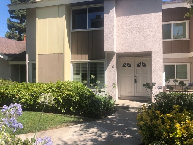 property at 9 Goldenbush