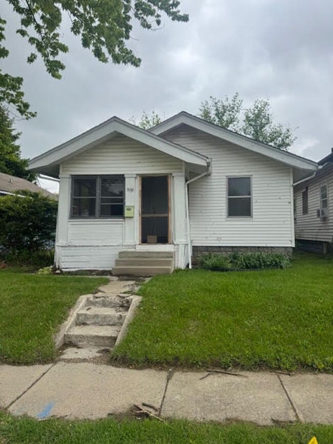 property at 3131 Oliver St