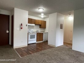 3400 Eureka St in Anchorage, AK - Building Photo