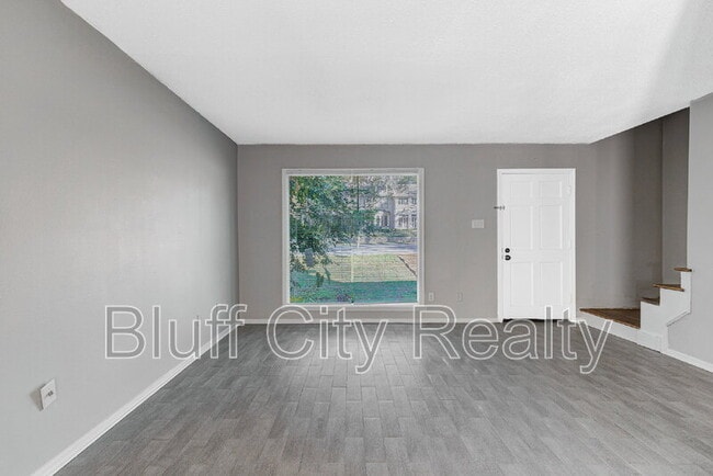 2291 Madison Ave in Memphis, TN - Building Photo - Building Photo