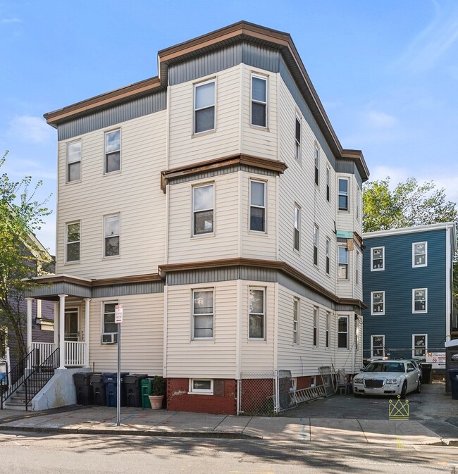 175 River St, Unit 2 in Cambridge, MA - Building Photo - Building Photo