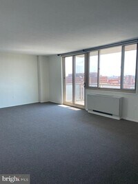 1 E University Pkwy photo'