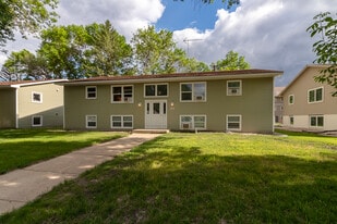 157 E Welcome Ave, Unit 1 in Mankato, MN - Building Photo