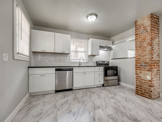 property at 1839 N Gatewood Ave