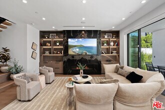 714 N La Jolla Ave in Los Angeles, CA - Building Photo - Building Photo
