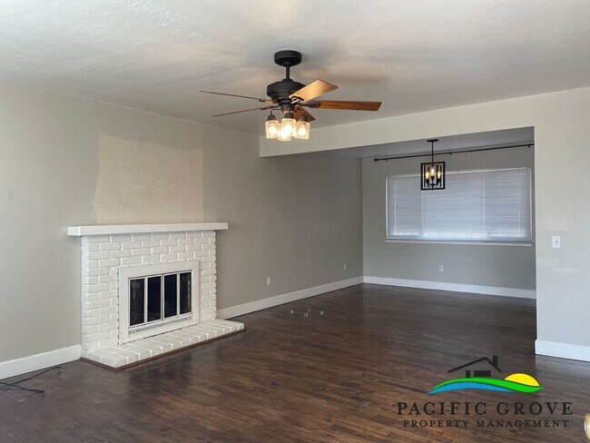 1608 Luxton St in Seaside, CA - Building Photo - Building Photo