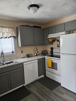 13 Redfield Ave in Whitesboro, NY - Foto de edificio - Building Photo