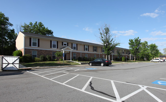 Colony West Apartments in Macon, GA - Foto de edificio - Building Photo