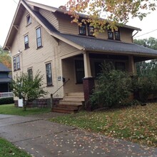 374 Belmont St NW in Warren, OH - Building Photo - Building Photo