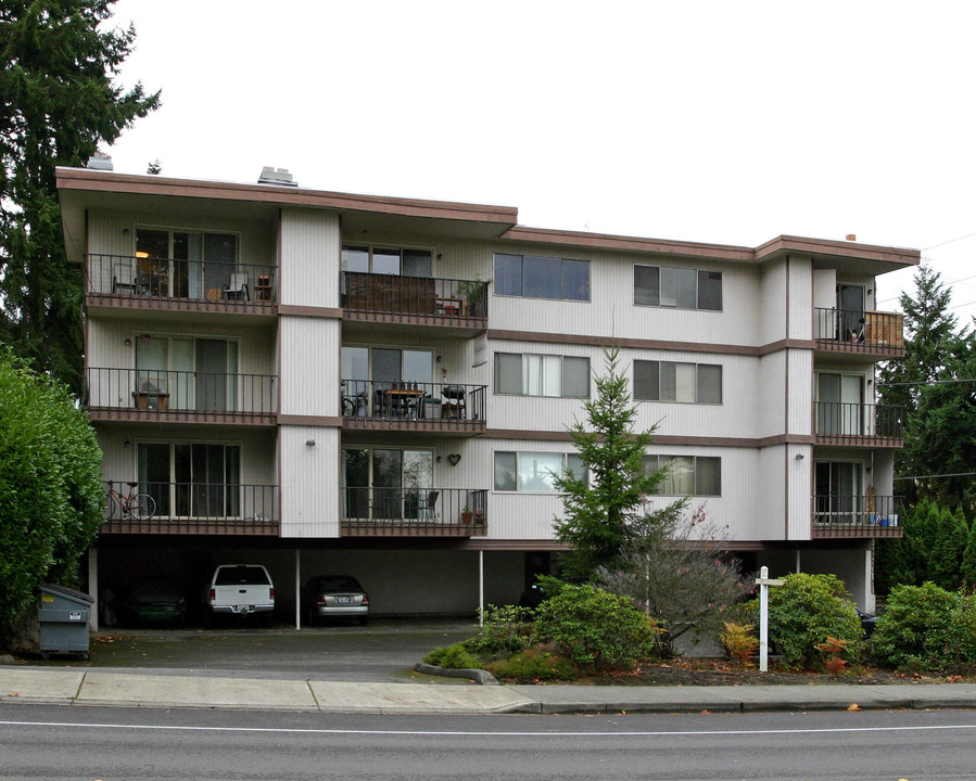 Chez Revella Apartments in Bellevue, WA - Foto de edificio