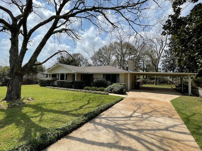 property at 510 Tracey Cir