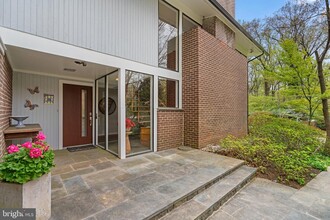 3909 Rickover Rd in Silver Spring, MD - Building Photo - Building Photo