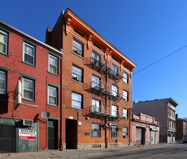 Carl Apartments in Cincinnati, OH - Building Photo - Building Photo