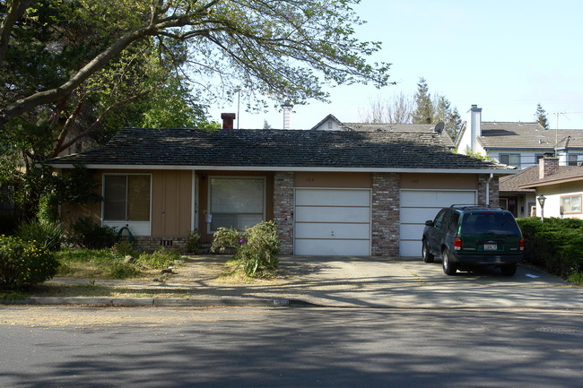 102-104 Wheeler Ave in Redwood City, CA - Building Photo - Building Photo