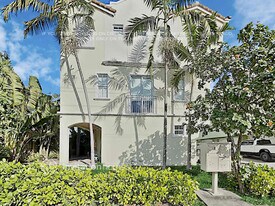 1705 Johnson St, Unit 140 5 in Hollywood, FL - Building Photo