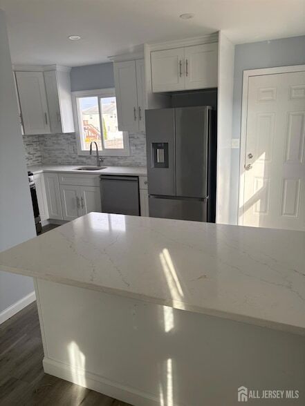 37 Irving St in Carteret, NJ - Building Photo - Building Photo