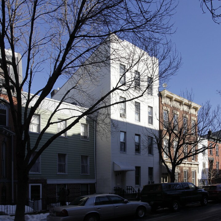 101a India St in Brooklyn, NY - Building Photo
