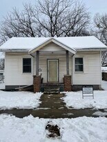 926 Henrietta St in Springfield, IL - Building Photo