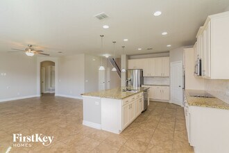 3120 Half Moon Dr in Schertz, TX - Foto de edificio - Building Photo