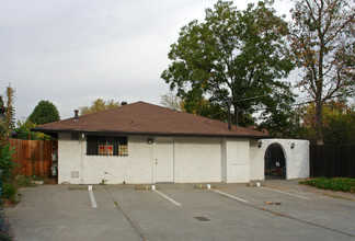 La Paz in Sacramento, CA - Building Photo - Building Photo