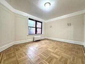 536 Fort Washington Ave in New York, NY - Building Photo